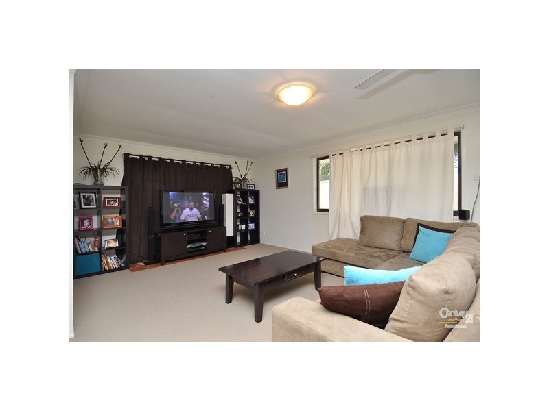 57 Oceanic Drive, Mermaid Waters QLD 4218