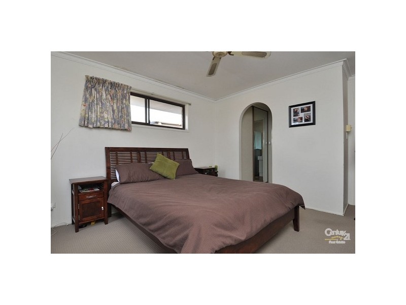 57 Oceanic Drive, Mermaid Waters QLD 4218