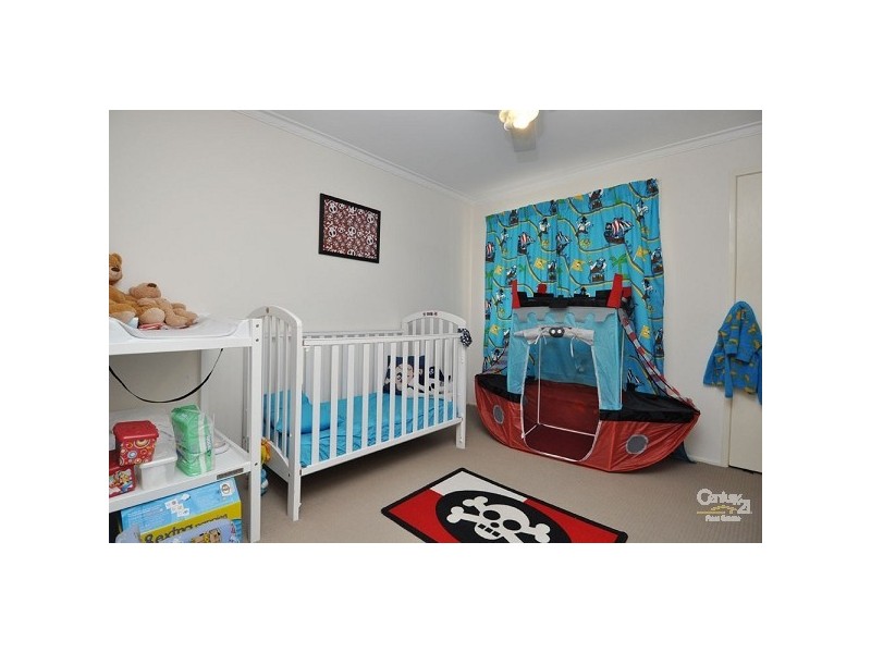 57 Oceanic Drive, Mermaid Waters QLD 4218