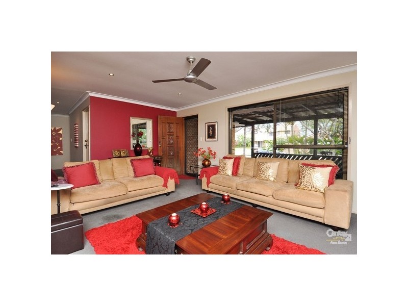 47 Oceanic Drive, Mermaid Waters QLD 4218