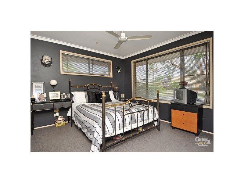 47 Oceanic Drive, Mermaid Waters QLD 4218