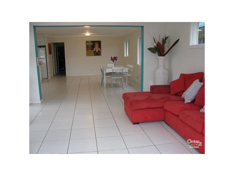 148 Nobby Parade, Miami QLD 4220