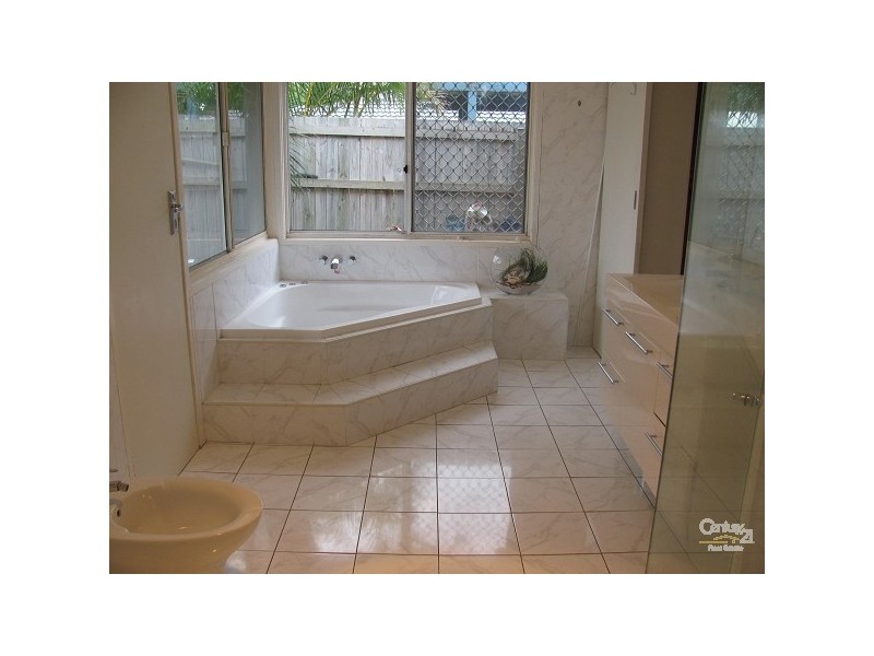 148 Nobby Parade, Miami QLD 4220