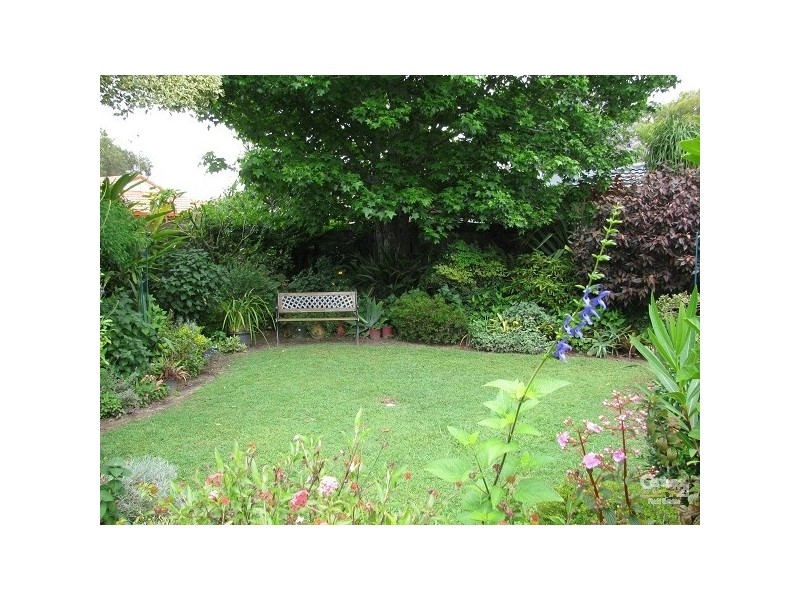 6 Brampton Court, Mermaid Waters QLD 4218