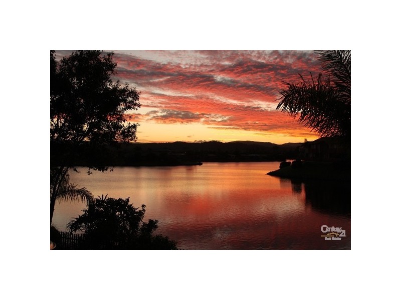 3 Silvabank Drive, Varsity Lakes QLD 4227