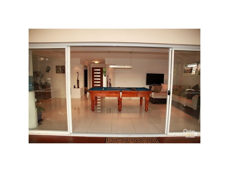 3 Silvabank Drive, Varsity Lakes QLD 4227