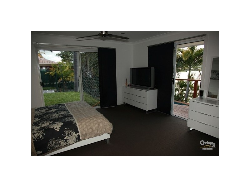 3 Silvabank Drive, Varsity Lakes QLD 4227