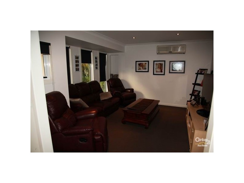 3 Silvabank Drive, Varsity Lakes QLD 4227