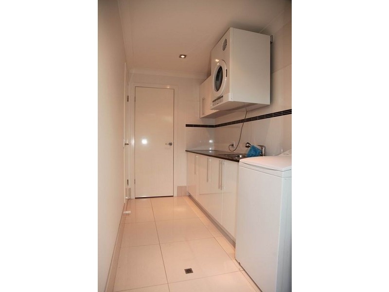 3 Silvabank Drive, Varsity Lakes QLD 4227