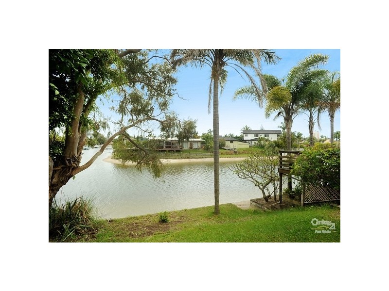 1/42 Rudd Street, Broadbeach Waters QLD 4218