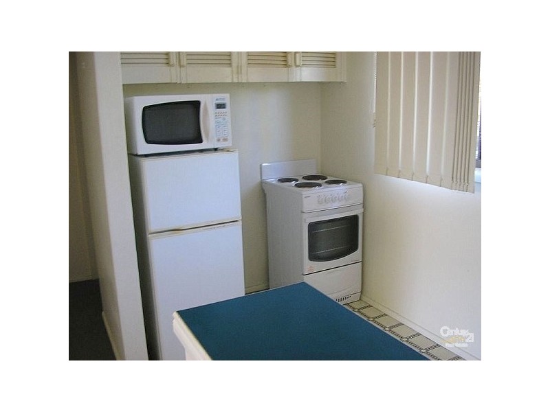 10/19 Leonard Avenue, Surfers Paradise QLD 4217