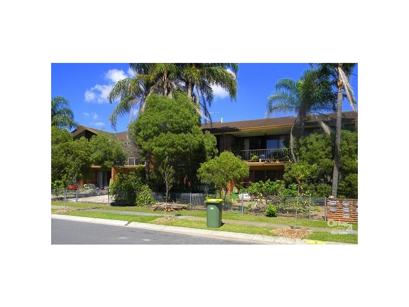 4/3 Christina Court, Mermaid Waters QLD 4218