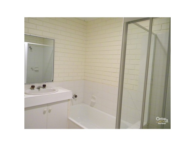 4/3 Christina Court, Mermaid Waters QLD 4218