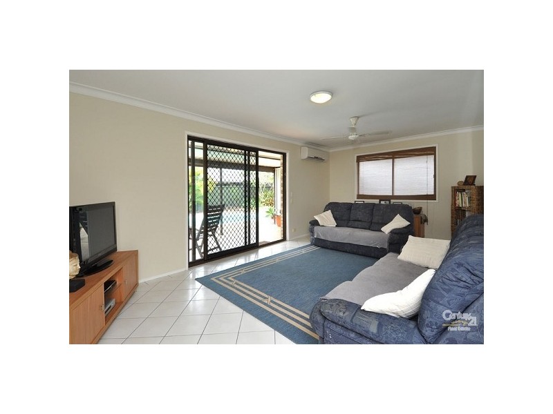 10 Jib Court, Mermaid Waters QLD 4218