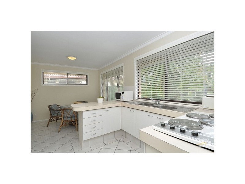 10 Jib Court, Mermaid Waters QLD 4218