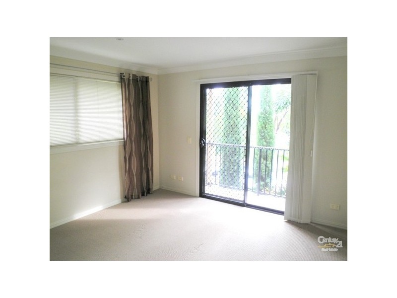 2/190 Queen Street, Southport QLD 4215