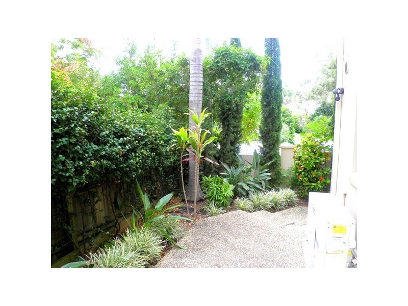2/190 Queen Street, Southport QLD 4215