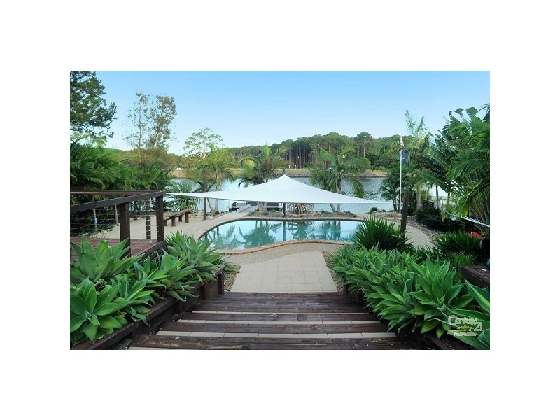 24 Lancelin Drive, Mermaid Waters QLD 4218