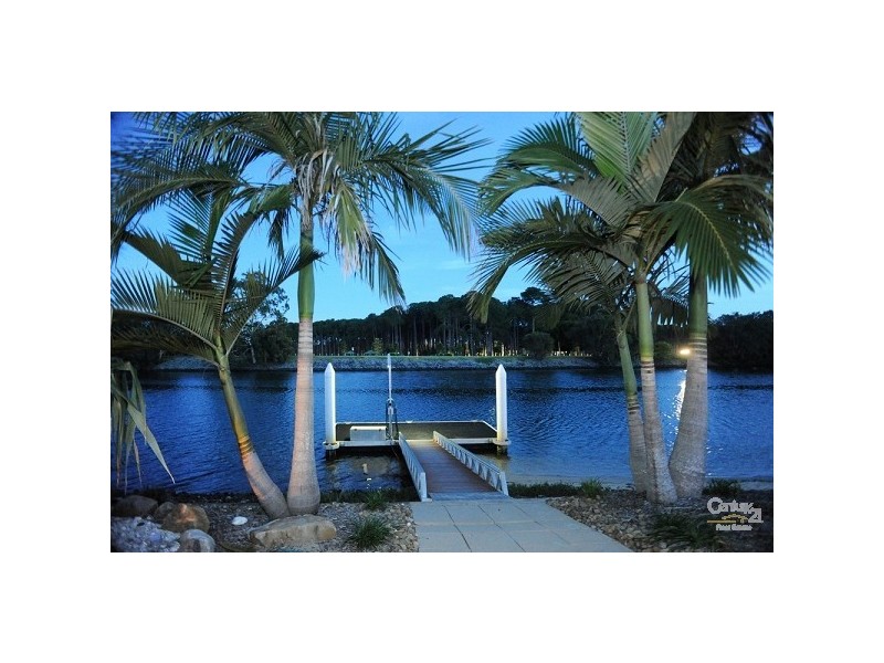 24 Lancelin Drive, Mermaid Waters QLD 4218