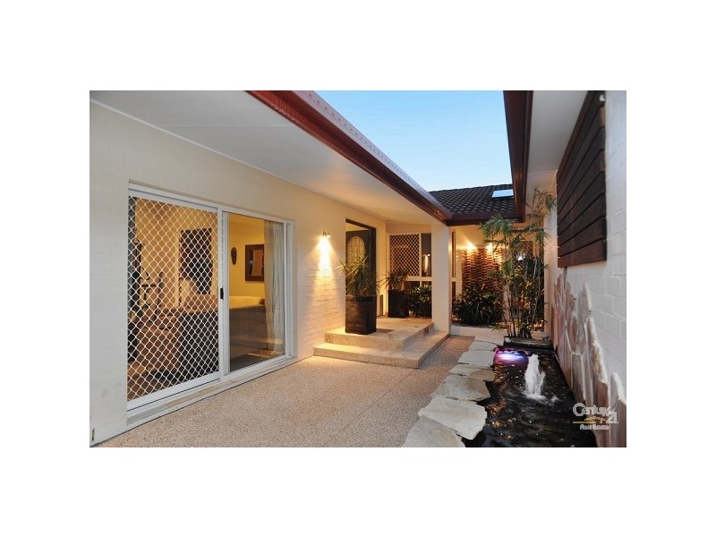 24 Lancelin Drive, Mermaid Waters QLD 4218