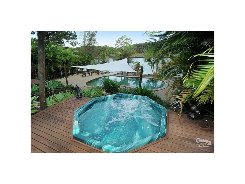 24 Lancelin Drive, Mermaid Waters QLD 4218