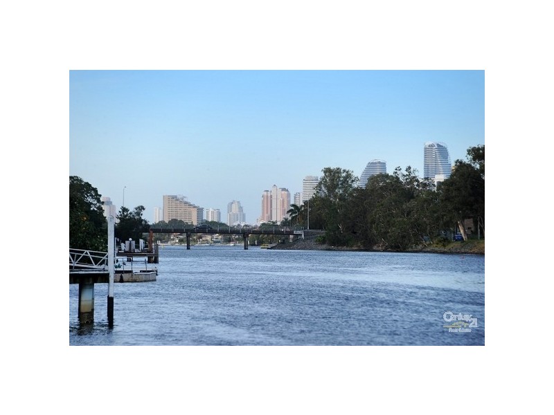 24 Lancelin Drive, Mermaid Waters QLD 4218