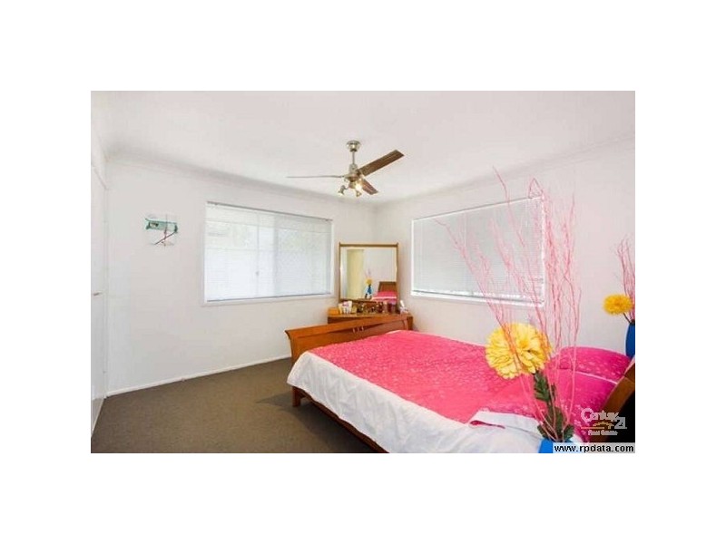 5 Chianti Avenue, Mermaid Waters QLD 4218