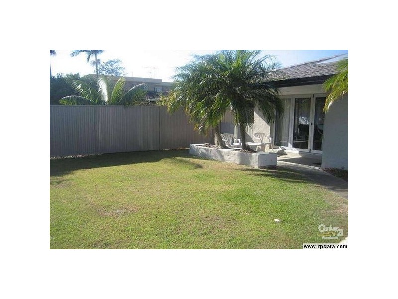 5 Chianti Avenue, Mermaid Waters QLD 4218