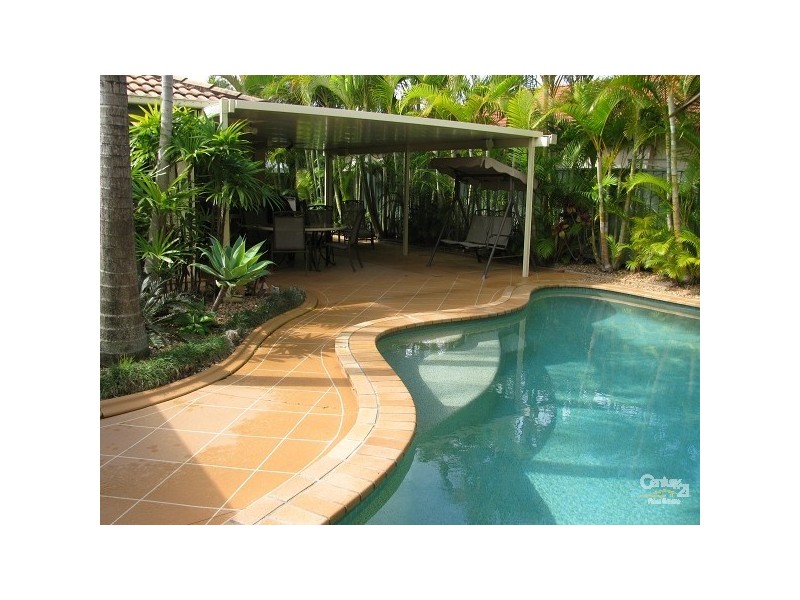 34 Islander Court, Burleigh Waters QLD 4220