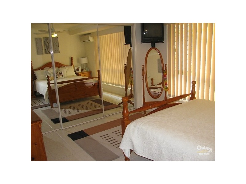 34 Islander Court, Burleigh Waters QLD 4220