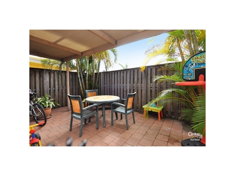 1/3 Woburn Place, Burleigh Waters QLD 4220