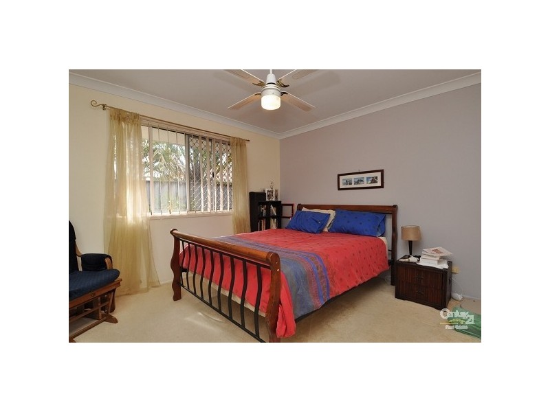 1/3 Woburn Place, Burleigh Waters QLD 4220