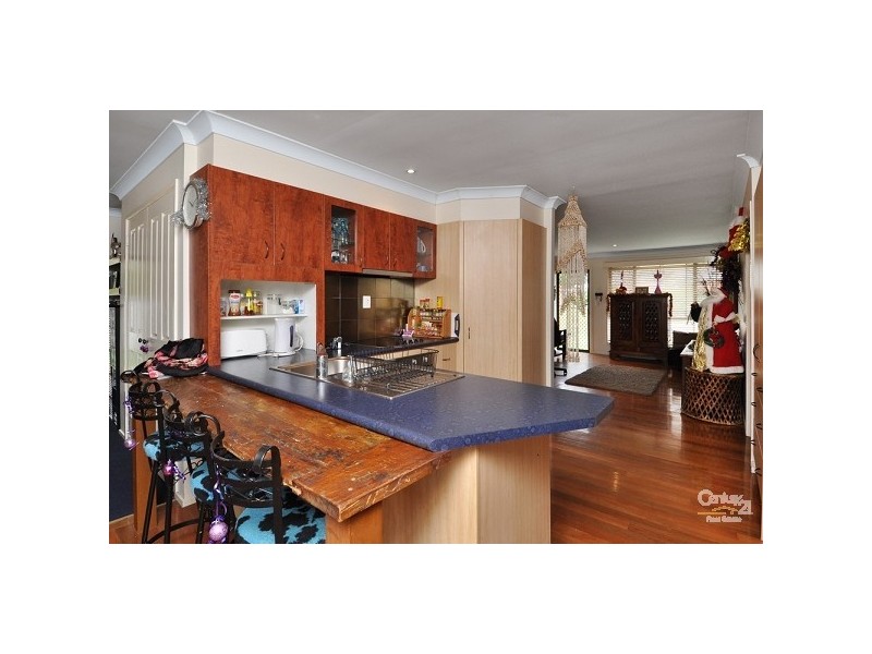 16 Timana Avenue, Mermaid Waters QLD 4218