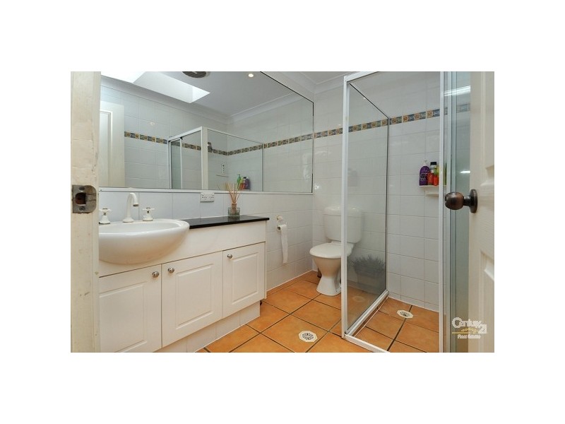 16 Timana Avenue, Mermaid Waters QLD 4218