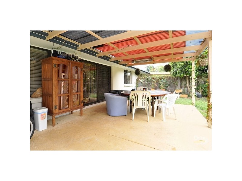 16 Timana Avenue, Mermaid Waters QLD 4218