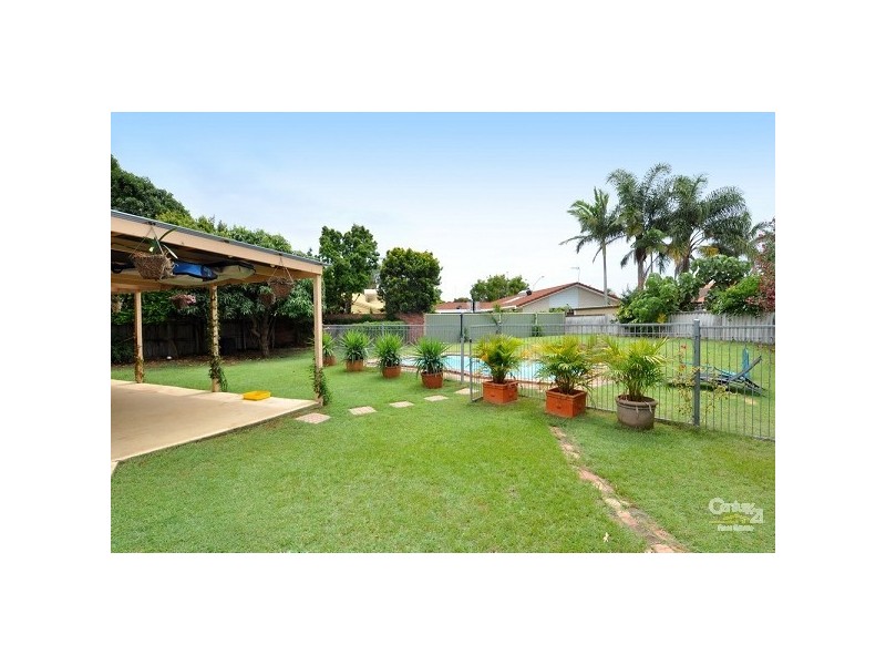 16 Timana Avenue, Mermaid Waters QLD 4218