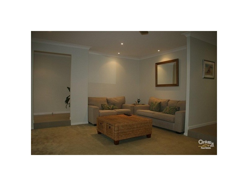 23 Peter Blondell Drive, Mermaid Waters QLD 4218