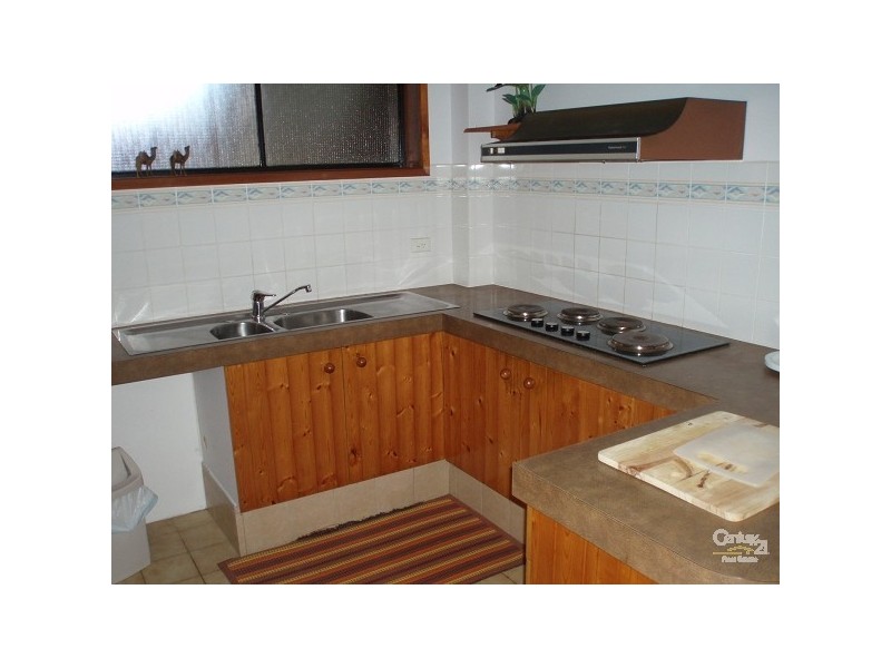 2/17 Surf Parade, Broadbeach QLD 4218