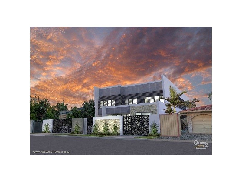 33 Beverley Crescent, Broadbeach Waters QLD 4218