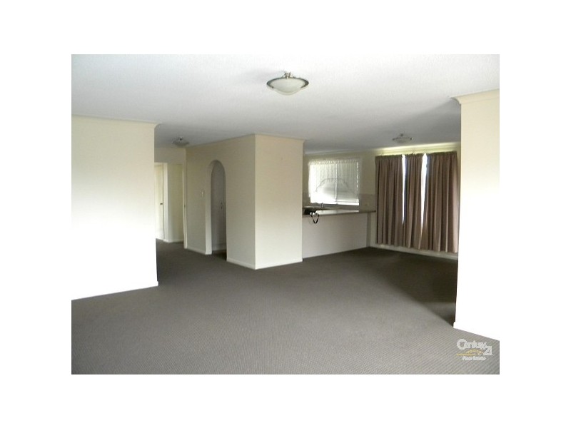 28-17 Duet Drive, Mermaid Waters QLD 4218