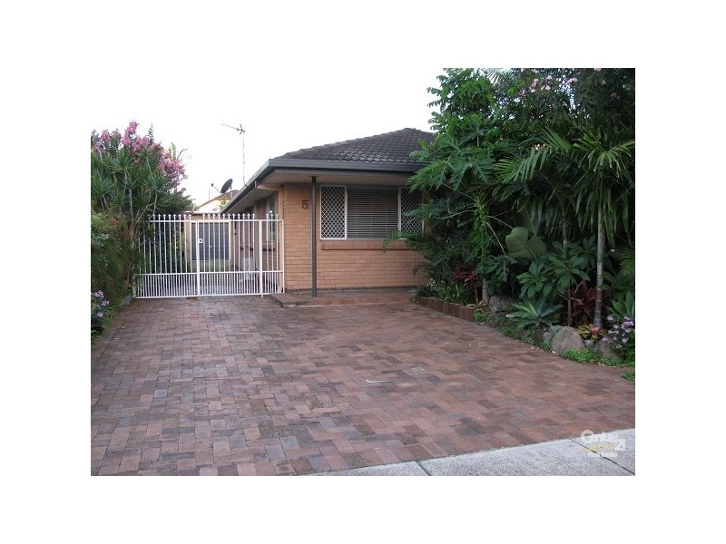 5 Evandale Crescent, Miami QLD 4220