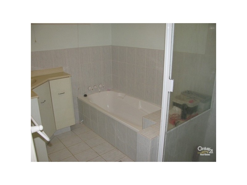 5 Evandale Crescent, Miami QLD 4220