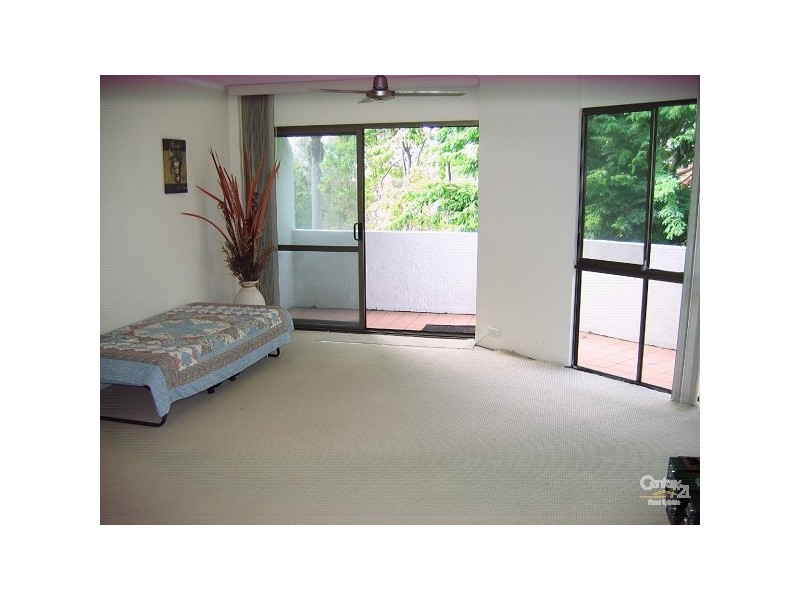 5/8 Duet Drive, Mermaid Waters QLD 4218