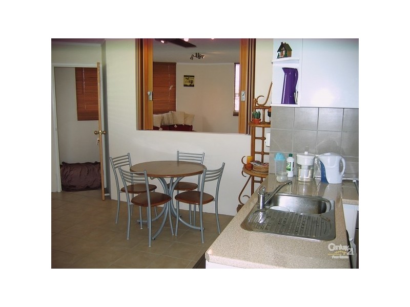 5/8 Duet Drive, Mermaid Waters QLD 4218