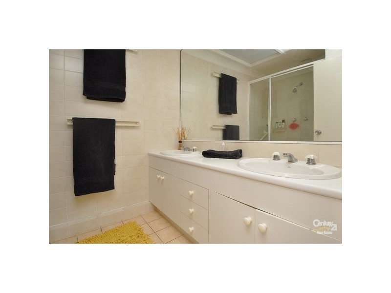 2/60 Karbunya Street, Mermaid Waters QLD 4218