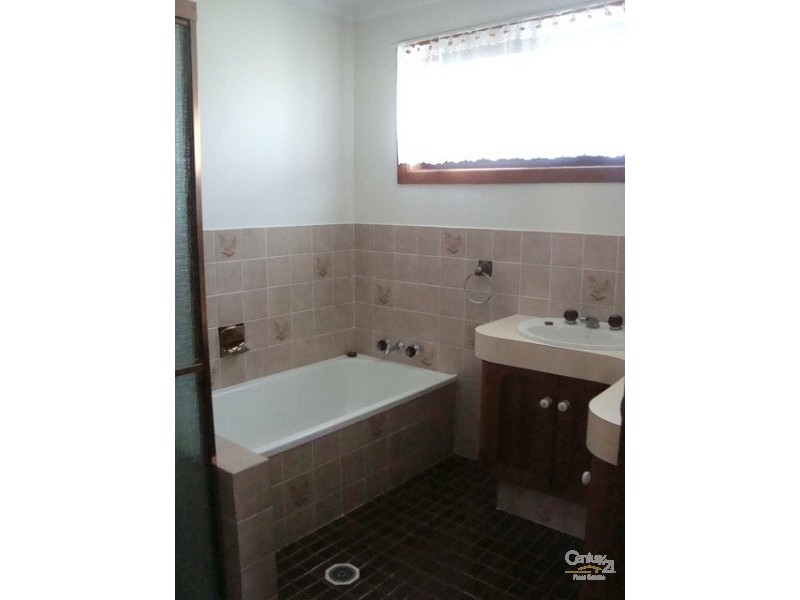 20 Mcilwain Drive, Mermaid Waters QLD 4218