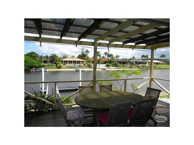 20 Mcilwain Drive, Mermaid Waters QLD 4218
