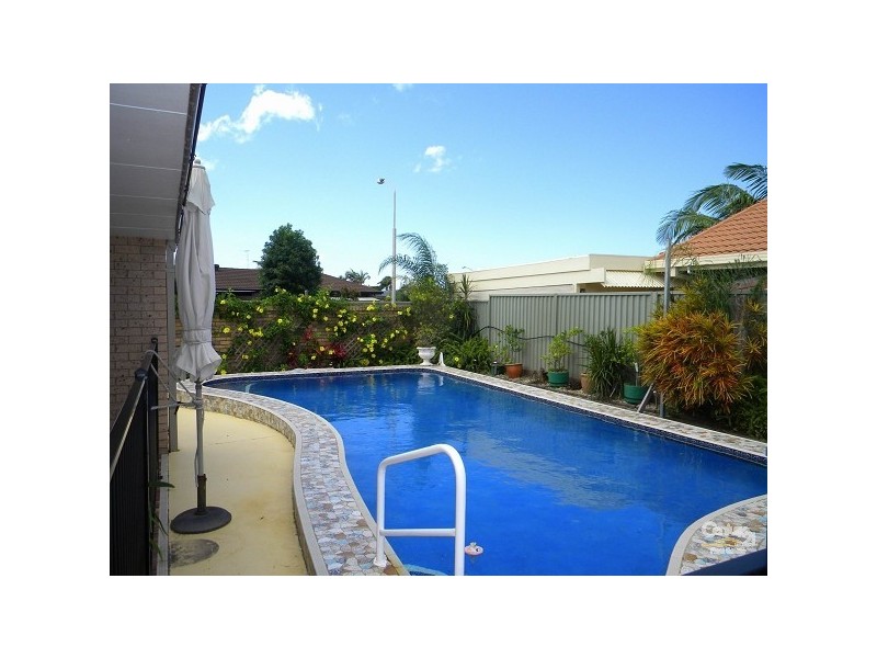 20 Mcilwain Drive, Mermaid Waters QLD 4218