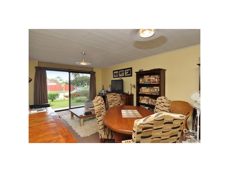 2/14 Oceanic Drive, Mermaid Waters QLD 4218