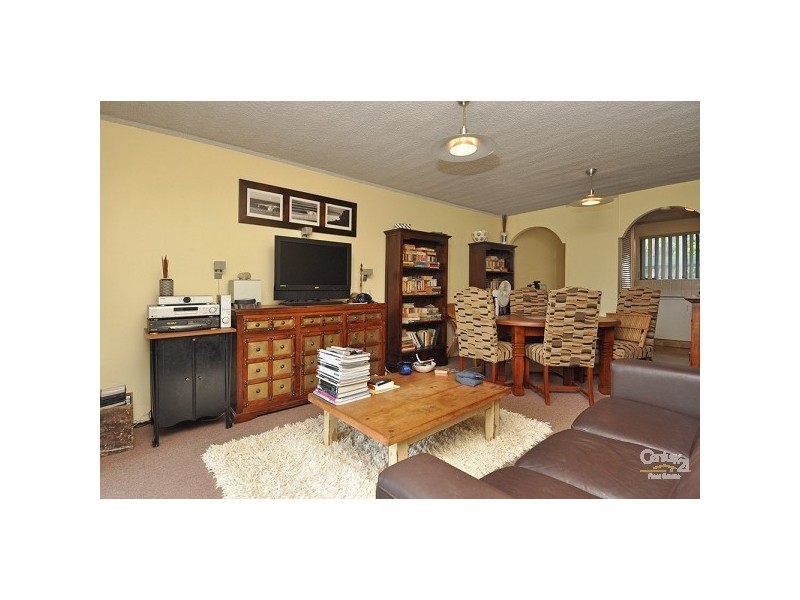 2/14 Oceanic Drive, Mermaid Waters QLD 4218